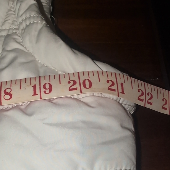 American Eagle Outfitters Cream Puffer Hooded Vest - Picture 10 of 11